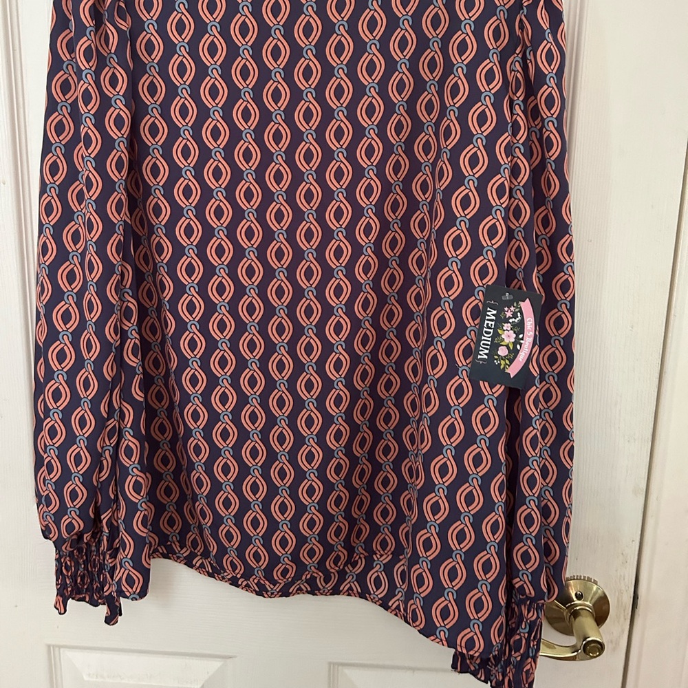 Women’s medium blouse